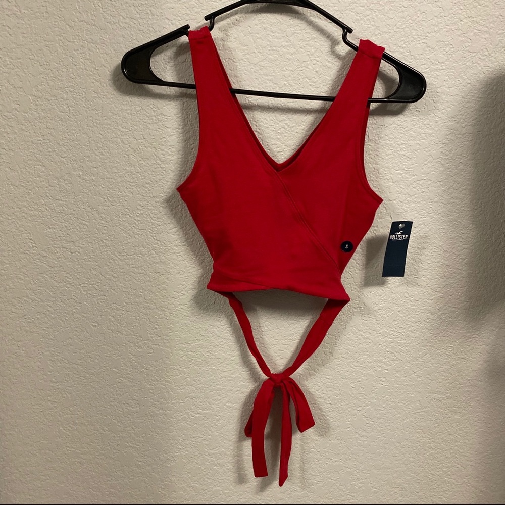 🚫SOLD ON MERCARI Hollister crop top